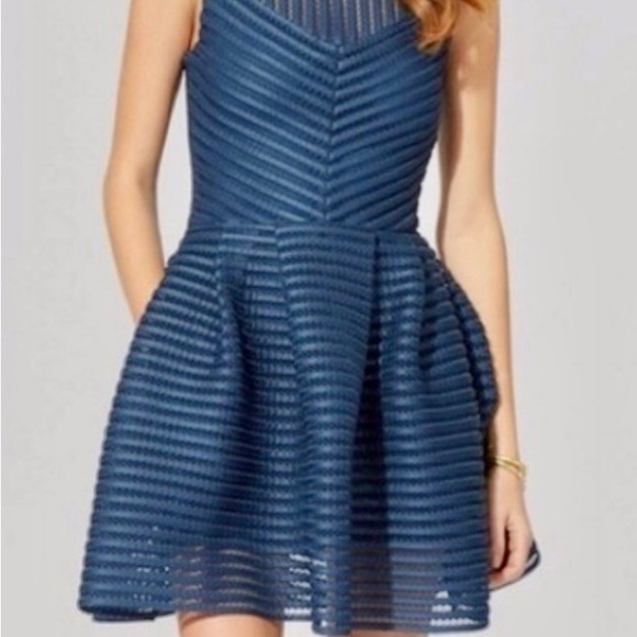 Mage dress size 1 - Picture 3 of 4